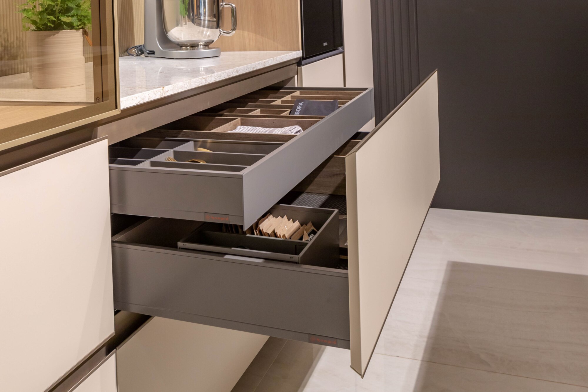 Kuhinja Luxury No.8